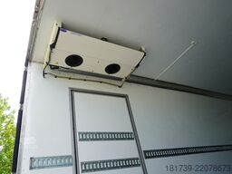 Mercedes-Benz Actros 2546 / Lecapitaine refrigerator