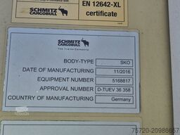 Schmitz SKO24 Carrier Vector 1550 reparierter Schaden Stütze links