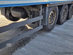 Schmitz SKO24 Carrier Vector 1550 reparierter Schaden Stütze links