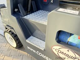 Combilift CB4000 GAS TRIPLEX 5200 POSITIONER