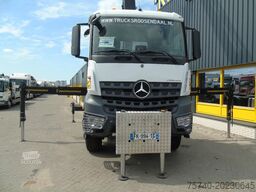 Mercedes-Benz Arocs 2051 + 4X4 + HIAB 302 E6 / JIB 70 X 4 + 1...
