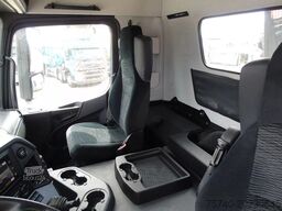 Mercedes-Benz Arocs 2051 + 4X4 + HIAB 302 E6 / JIB 70 X 4 + 1...