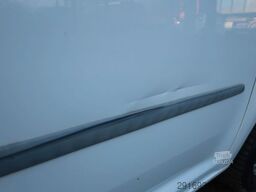 VOLKSWAGEN Nr. 210 Caddy 1.Hand / Klima / 8-Fach bereift