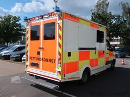 MERCEDES-BENZ Sprinter 519CDI RTW 2. Hand / SHZ / Fzg NR:A70