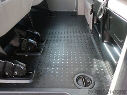 VOLKSWAGEN T5 lang 9 Sitzer / Klima / DSG / Fzg. Nr: 83