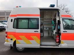 VOLKSWAGEN T5 Transporter Hochdach lang/KTW/Klima/FN: 26