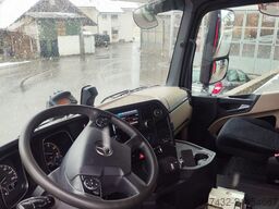 Mercedes-Benz Actros 2551