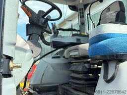 New Holland T 7050 AUTO COMMAND