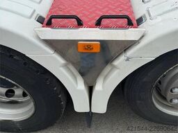 Renault 520 Tractor Unit with Nomek Body – 530 hp!