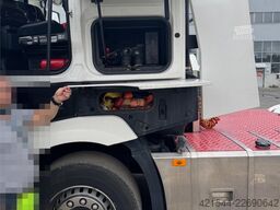 Renault 520 Tractor Unit with Nomek Body – 530 hp!
