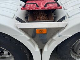 Renault 520 Tractor Unit with Nomek Body – 530 hp!