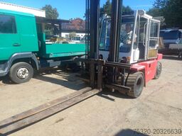 CLARK 7 Tonner Geländestapler