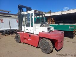 CLARK 7 Tonner Geländestapler