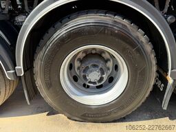 Volvo FH 420 8x4 PRITSCHE + (31m!) KRAN HIAB 858 E-7 ...