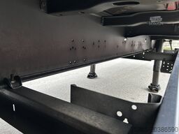 Schmitz Cargobull SCB S3B / Box Trailer / 2x Liftaxle / APK TUV 1...
