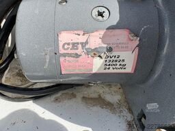 Renault D 12.240 + HYDRAULIC RAMPS + LIER 5400 KG + EUR...