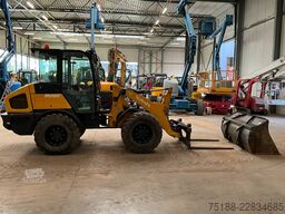 Kubota R 090