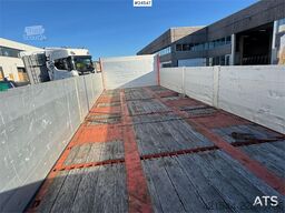 McCauley MAC DF3 Flatbed trailer