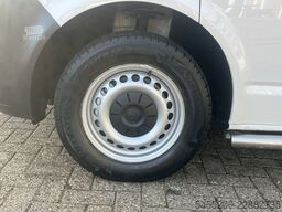 VW Transporter 2.0 TDI 90pk L1H1 DC Airco Trekhaak...