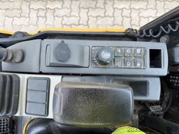 CATERPILLAR 301.5 / 2020 BJ / 2 x Löffel