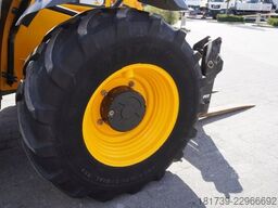 JCB 526-56 AGRI Plus / 5.6 m / joystick