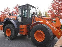 Hitachi ZW220 articulated loader / 2 buckets