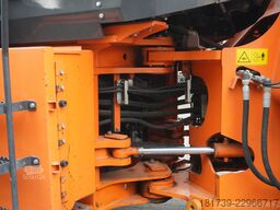 Hitachi ZW220 articulated loader / 2 buckets