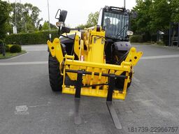 JCB 540-140 telescopic loader / 14 m range