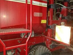 Horsch Focus 6 TD mit Maistro und  Rapsschiene