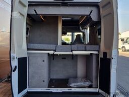 PÖSSL Summit Shine 600L Automat ACC Markise Lithium