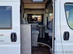 PÖSSL Summit Shine 600L Automat ACC Markise Lithium