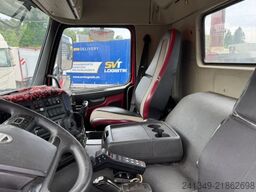 VOLVO FMX-460 8x4 Hiab 26T