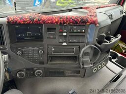 VOLVO FMX-460 8x4 Hiab 26T