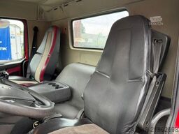 VOLVO FMX-460 8x4 Hiab 26T