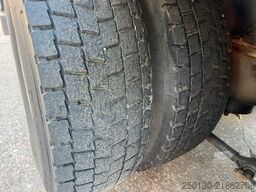 DAF CF 250 VDL-Abrollkipper mit Planenaufbau u. LBW