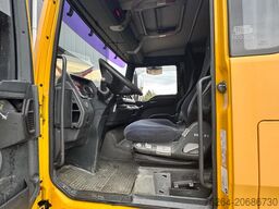 MAN TGA 26.390 6x2 + HMF 1250-3