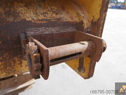 Caterpillar D8K Pipe carrier