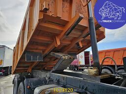 Mercedes-Benz Actros 3348