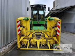 John Deere 7400