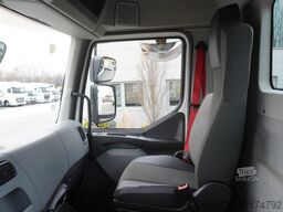 Renault C280 DTI 8 / FASSI crane 5.6T / 560 mth