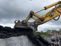 Komatsu PC490LC-11 excavator w/ 2 buckets