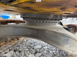 Komatsu PC490LC-11 excavator w/ 2 buckets