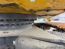 Komatsu PC490LC-11 excavator w/ 2 buckets