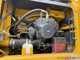 Komatsu PC490LC-11 excavator w/ 2 buckets