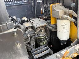 Komatsu PC490LC-11 excavator w/ 2 buckets