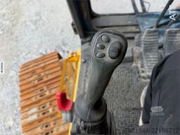 Komatsu PC490LC-11 excavator w/ 2 buckets