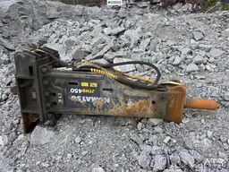 Komatsu PC490LC-11 excavator w/ 2 buckets