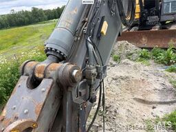 Volvo ECR305CL excavator w/ GPS, sanding bucket and roto