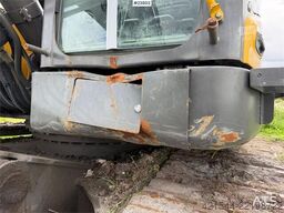 Volvo ECR305CL excavator w/ GPS, sanding bucket and roto