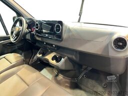 Mercedes-Benz Sprinter 215 Kasten MBUX+AHK+Cam+AUT+PTS+SHZ